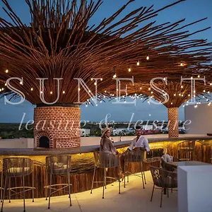 https://hunab-tulum-by-sunest.quintano-roohotels.com